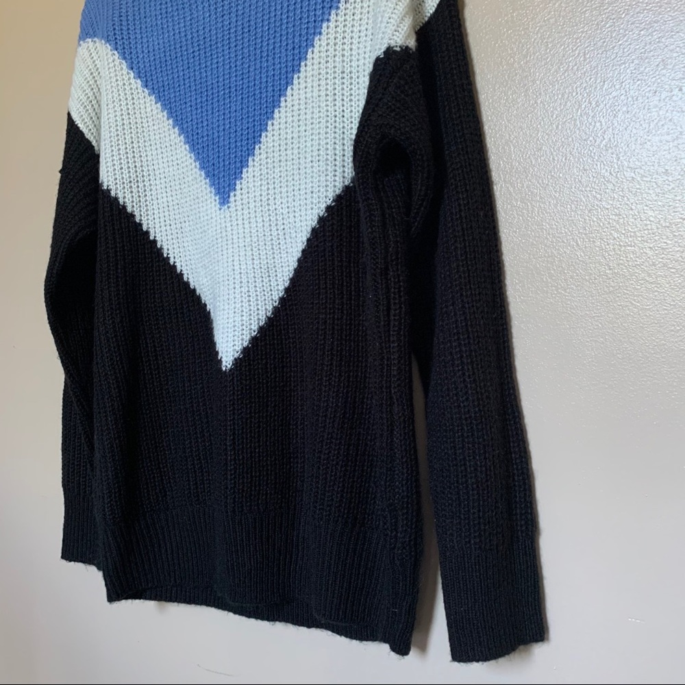 H&M - black, cream & blue knitted sweater Sz S - Picture 2 of 5